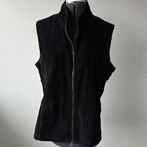 Woolrich vest size Large black ribbed faux velvet zipper front